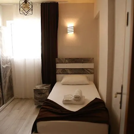 Garden Hotel 3*